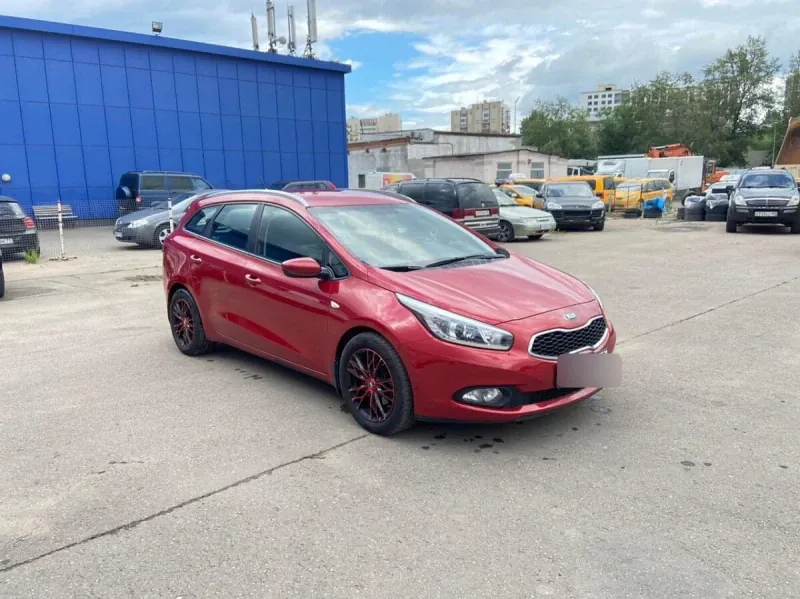 Kia Ceed, 2013