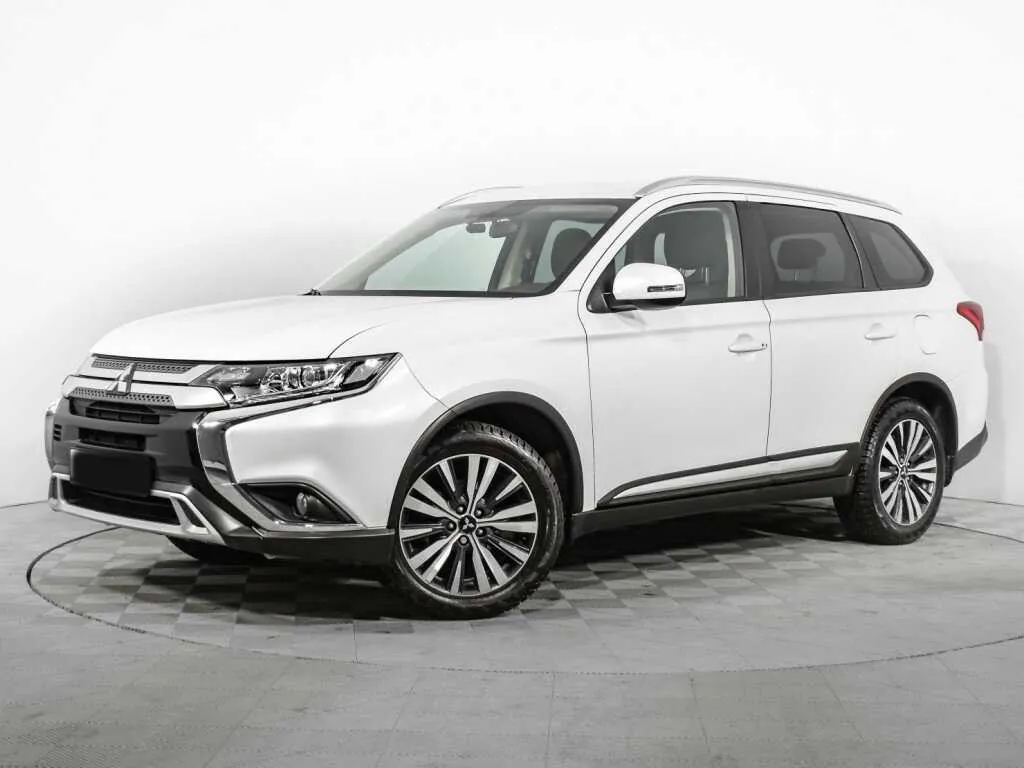 Mitsubishi Outlander, 2020