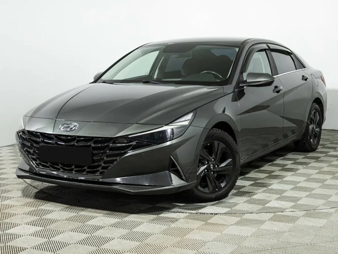 Hyundai Elantra, 2022