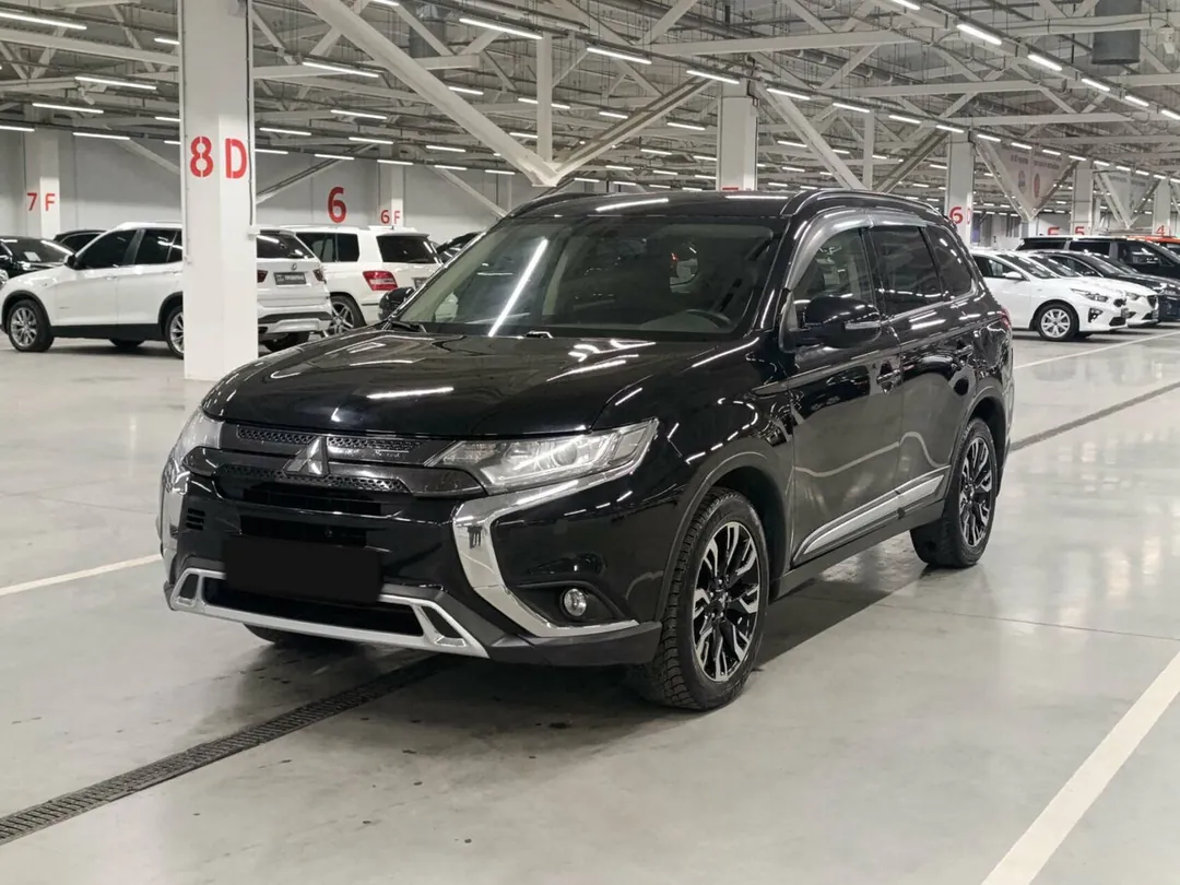 Mitsubishi Outlander, 2021